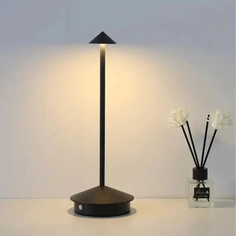 Luminária de Mesa Decorativa Sem Fio Recarregável Prestigea