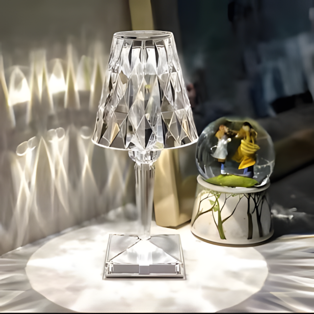 Luminária de Mesa Cristal Diamantina LED - Prestigea