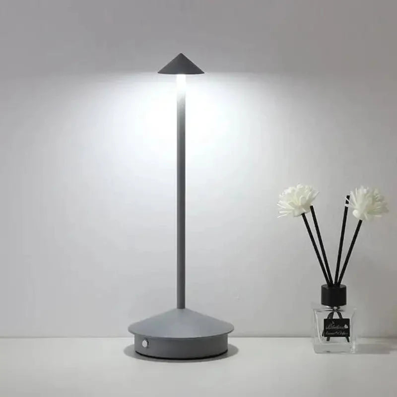 Luminária de Mesa Decorativa Sem Fio Recarregável Prestigea